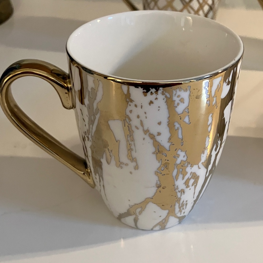 Certified International Gold and Cream Mug Set - Picture 7 of 9